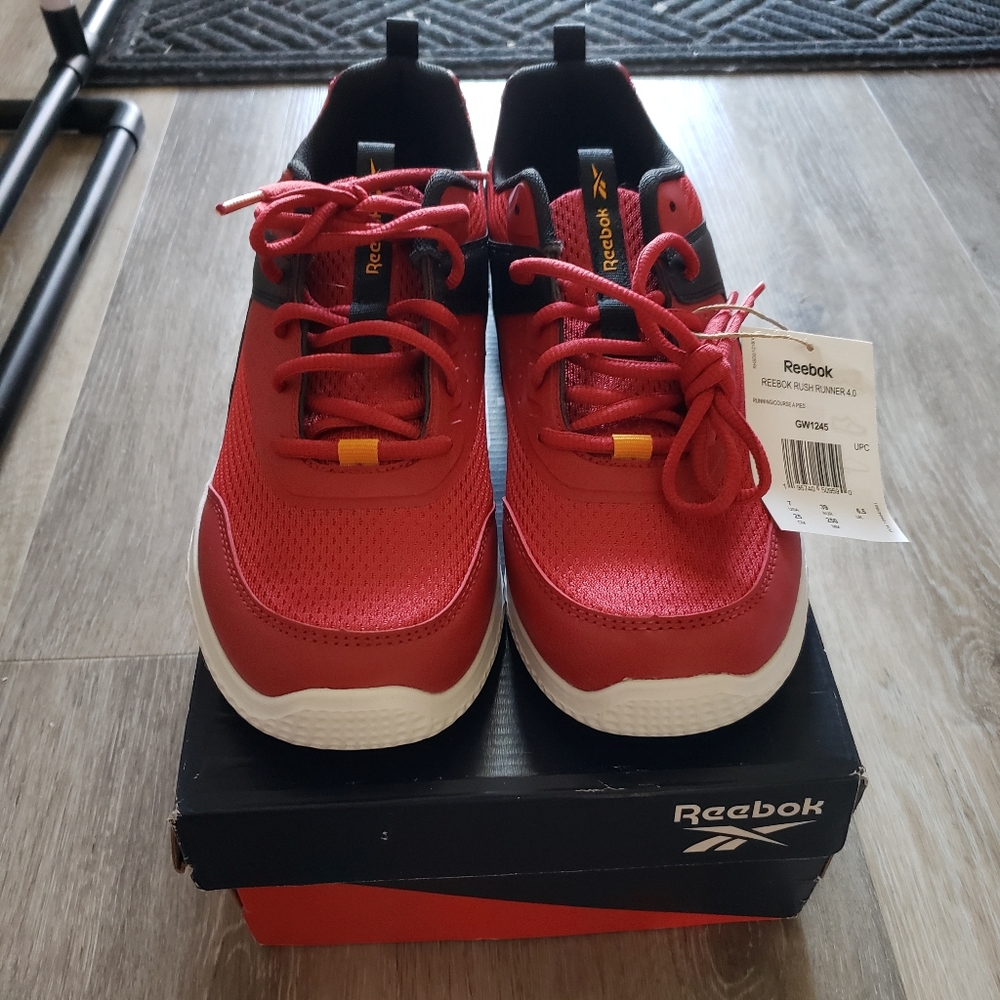 Reebok Size 7 (Big Kid)